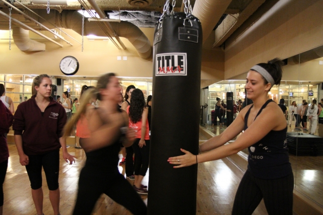 self-defense-hitting-6